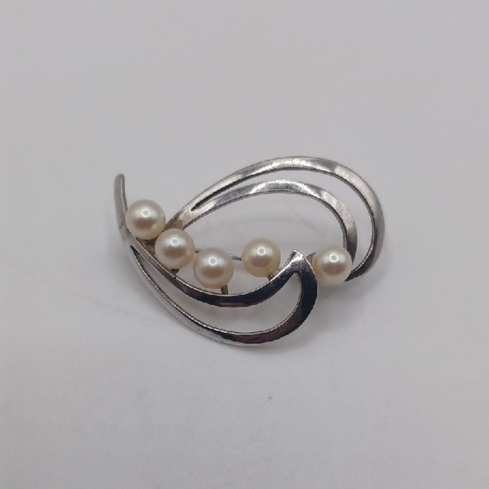 Mikimoto Silver and Akoya Pearl Heart Ribbon Brooch